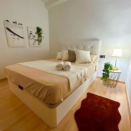 Room Con Bano Privado Sagrada Familia บาร์เซโลนา ภายนอก รูปภาพ