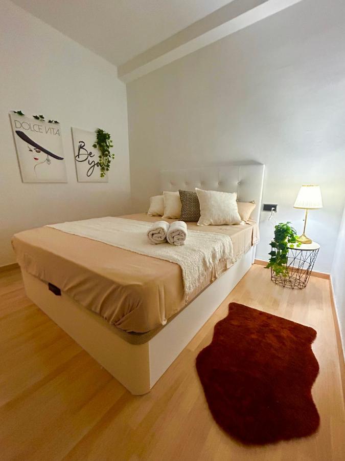 Room Con Bano Privado Sagrada Familia บาร์เซโลนา ภายนอก รูปภาพ